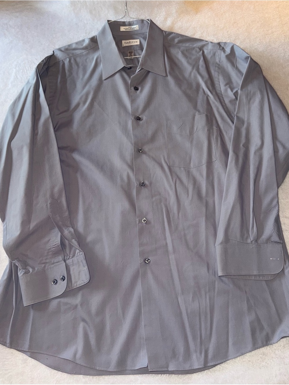 Van Heusen Men’s XL 17.5 34/35 Gray Poplin Wrinkle Free Button Up Shirt